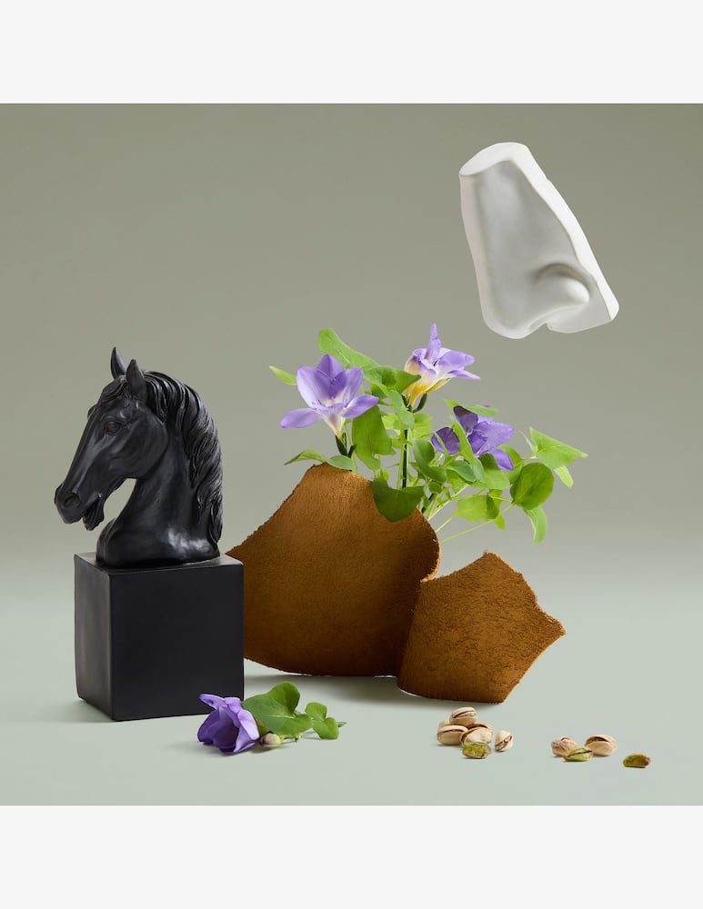 Penhaligon's Portraits Fortuitous Finley Eau de Parfum - picture 4 Penhaligon's Portraits Fortuitous Finley Eau de Parfum - picture 4