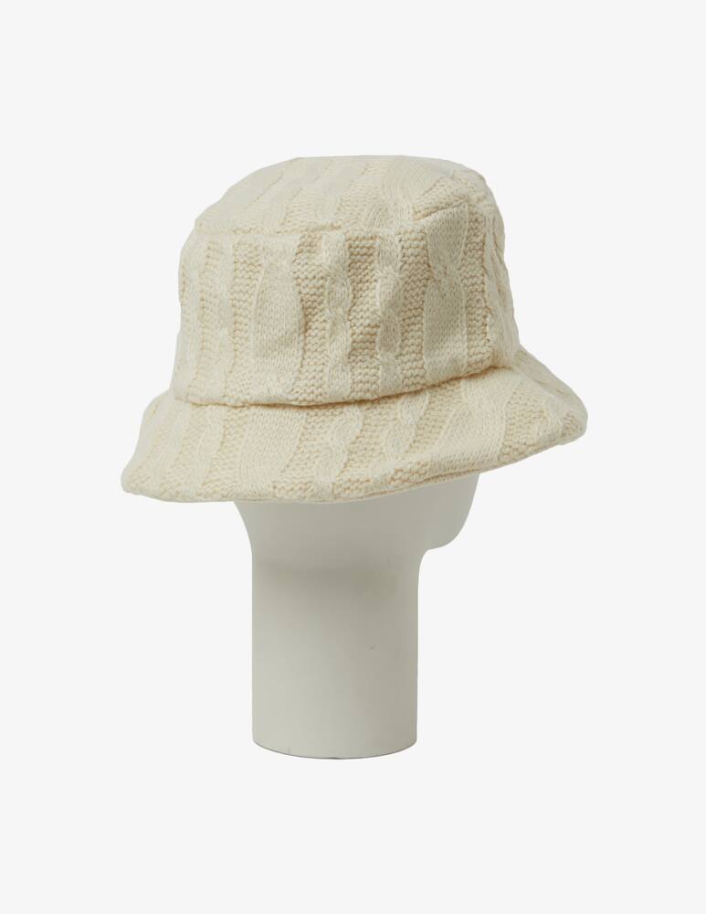 rinascente The Ragged Priest Cable knit bucket hat - White