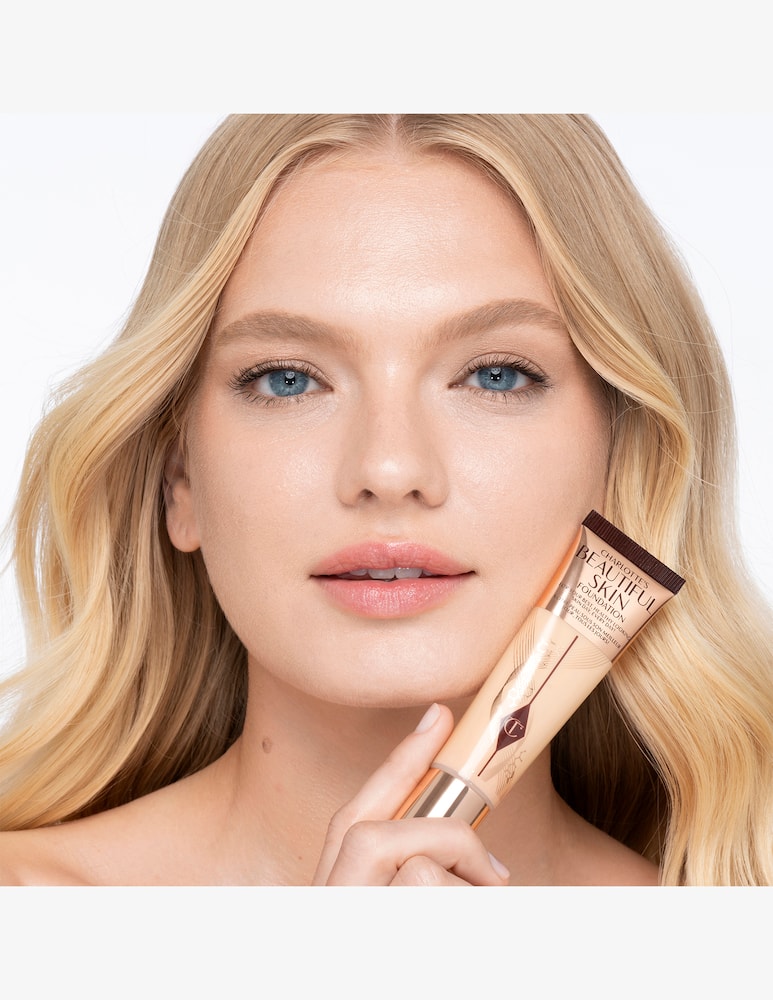 Charlotte Tilbury Charlotte's Beautiful Skin Foundation - immagine 3 Charlotte Tilbury Charlotte's Beautiful Skin Foundation - immagine 3
