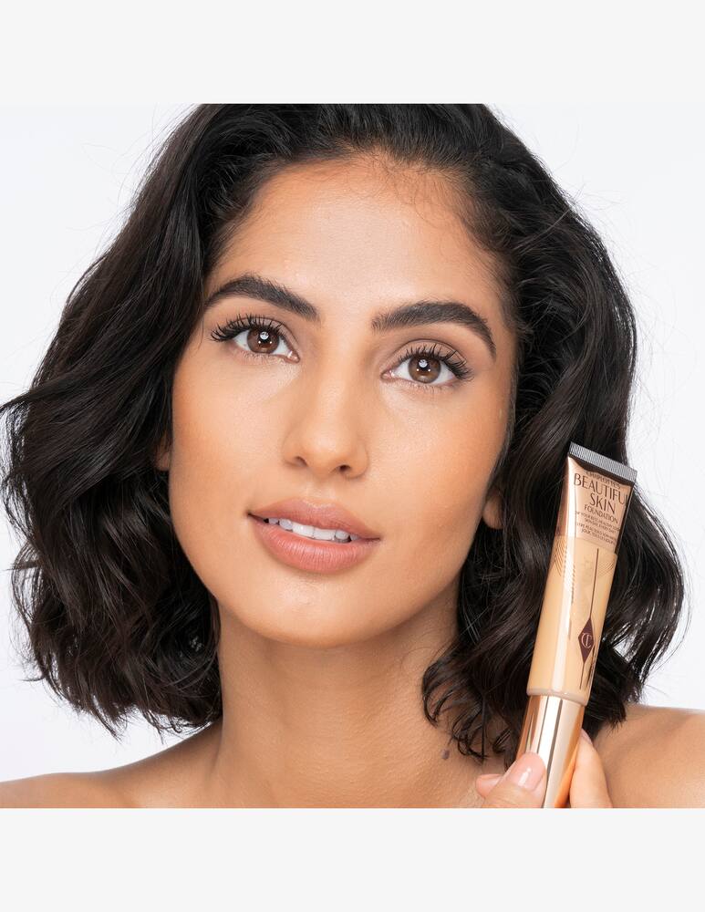 Charlotte Tilbury Charlotte's Beautiful Skin Foundation - immagine 3 Charlotte Tilbury Charlotte's Beautiful Skin Foundation - immagine 3