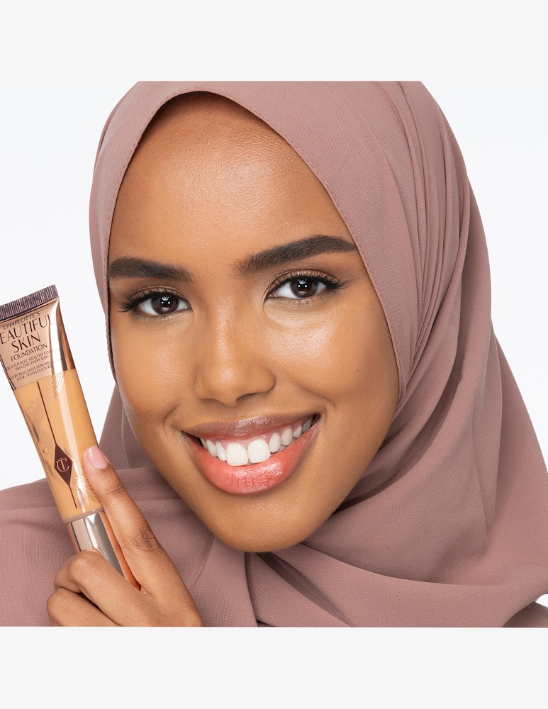 Charlotte Tilbury Charlotte's Beautiful Skin Foundation - picture 3 Charlotte Tilbury Charlotte's Beautiful Skin Foundation - picture 3