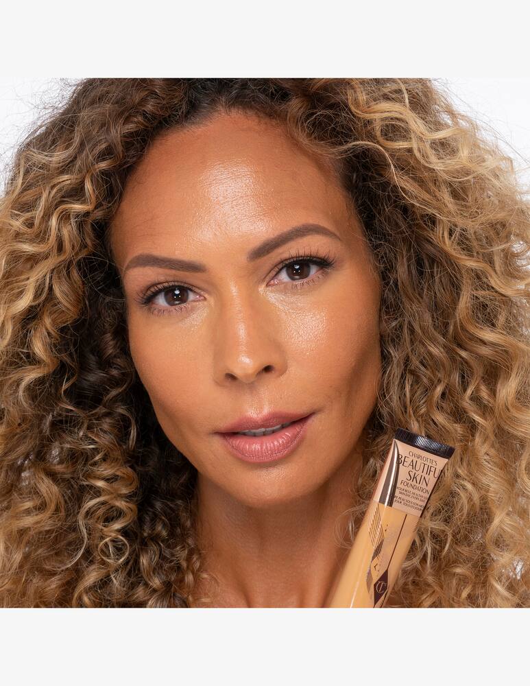 Charlotte Tilbury Charlotte's Beautiful Skin Foundation - immagine 3 Charlotte Tilbury Charlotte's Beautiful Skin Foundation - immagine 3