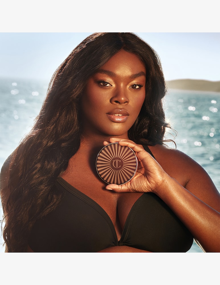 Charlotte Tilbury Beautiful Skin Bronzer - immagine 4 Charlotte Tilbury Beautiful Skin Bronzer - immagine 4