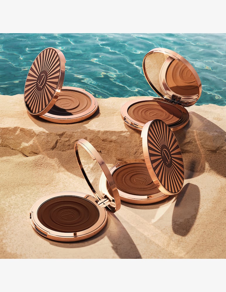 Charlotte Tilbury Beautiful Skin Bronzer - immagine 5 Charlotte Tilbury Beautiful Skin Bronzer - immagine 5