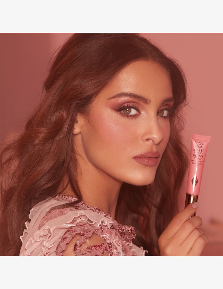 Charlotte Tilbury Pillow Talk Matte Beauty Blush Wand - immagine 3 Charlotte Tilbury Pillow Talk Matte Beauty Blush Wand - immagine 3