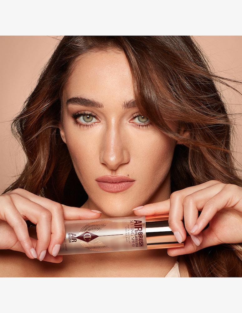 Charlotte Tilbury Airbrush Flawless Setting Spray - immagine 3 Charlotte Tilbury Airbrush Flawless Setting Spray - immagine 3