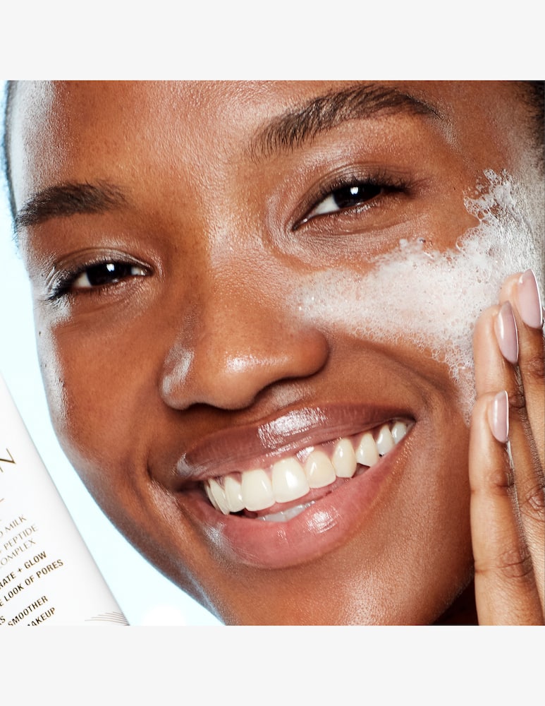 Charlotte Tilbury Charlotte's Magic Hydration Revival Cleanser - picture 3 Charlotte Tilbury Charlotte's Magic Hydration Revival Cleanser - picture 3