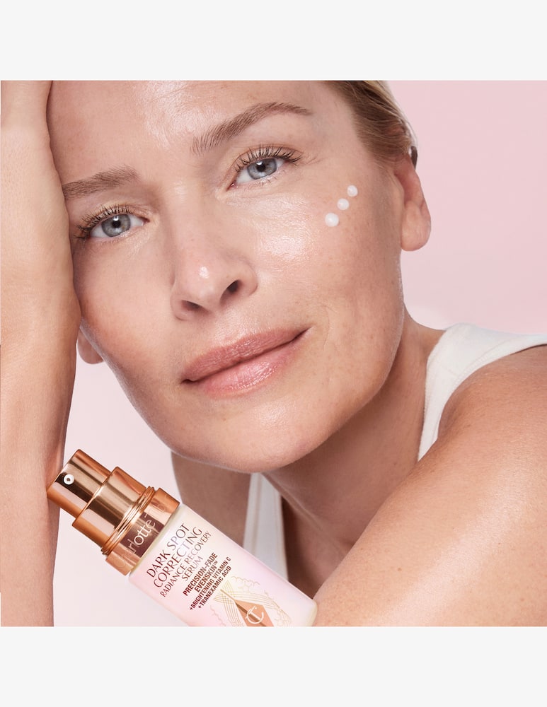 Charlotte Tilbury Dark Spot Correcting Radiance Recovery Serum - immagine 4 Charlotte Tilbury Dark Spot Correcting Radiance Recovery Serum - immagine 4