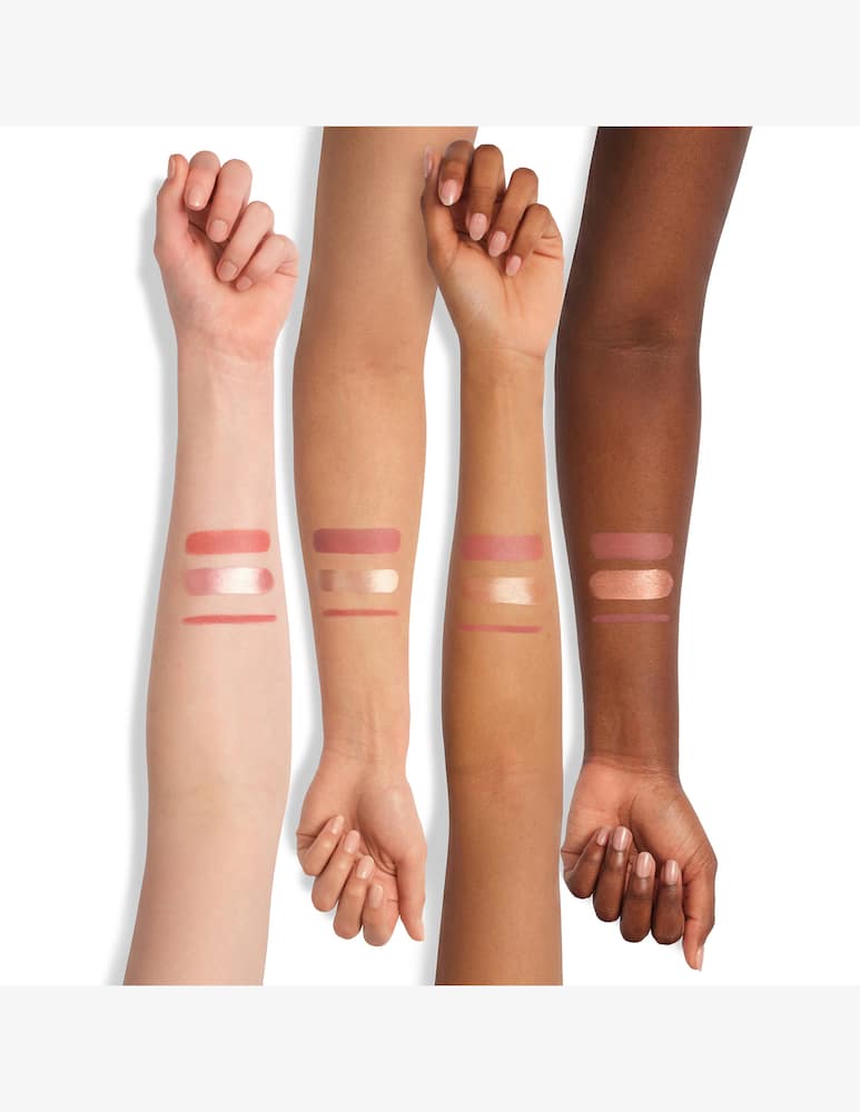 Charlotte Tilbury Cofanetto Pillow Talk Iconic Lip + Cheek Kit - immagine 3 Charlotte Tilbury Cofanetto Pillow Talk Iconic Lip + Cheek Kit - immagine 3