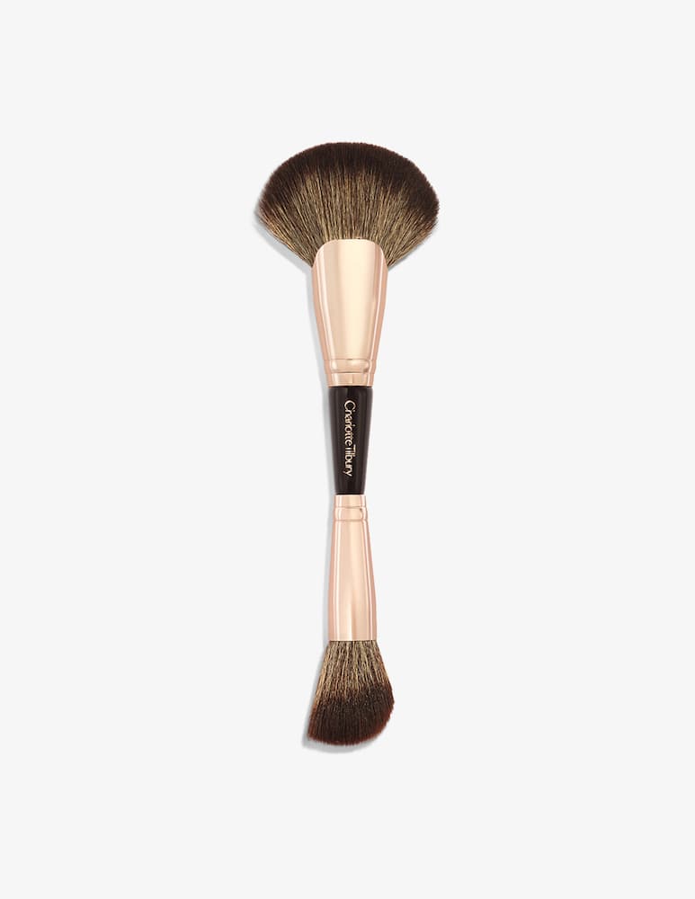 Charlotte Tilbury Airbrush Flawless Easy Soft Blur Bronzer + Blusher Brush - immagine 1 Charlotte Tilbury Airbrush Flawless Easy Soft Blur Bronzer + Blusher Brush - immagine 1