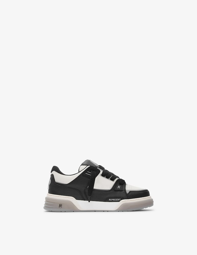 Represent Sneakers studio - immagine 1