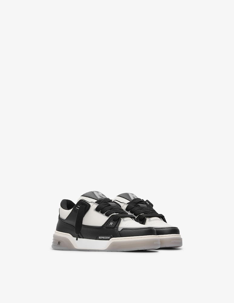 Represent Sneakers studio - immagine 2