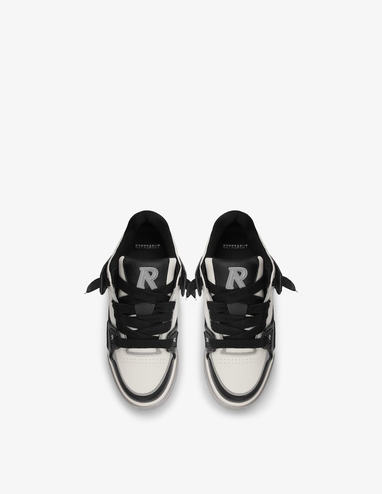 Represent Sneakers studio - immagine 3