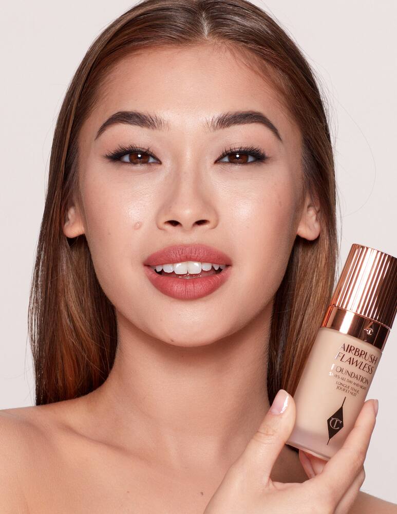 Charlotte Tilbury Airbrush Flawless Foundation - immagine 3 Charlotte Tilbury Airbrush Flawless Foundation - immagine 3