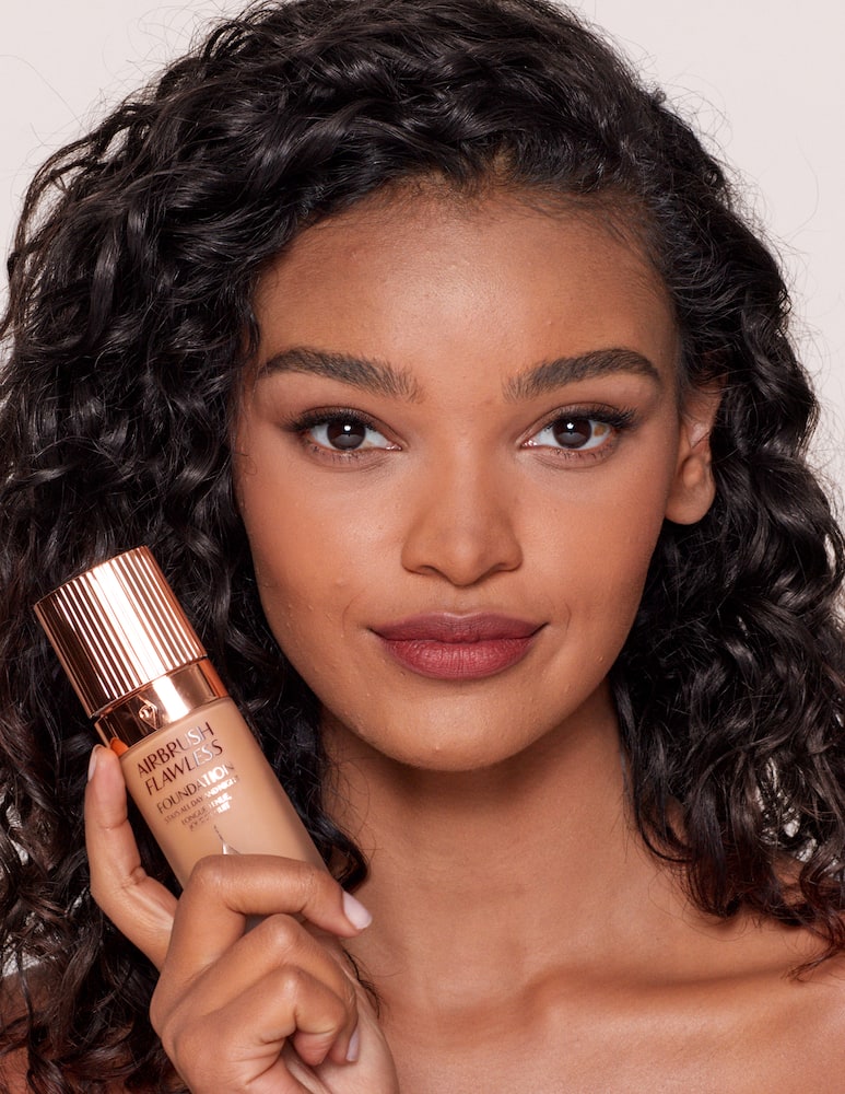 Charlotte Tilbury Airbrush Flawless Foundation - immagine 3 Charlotte Tilbury Airbrush Flawless Foundation - immagine 3