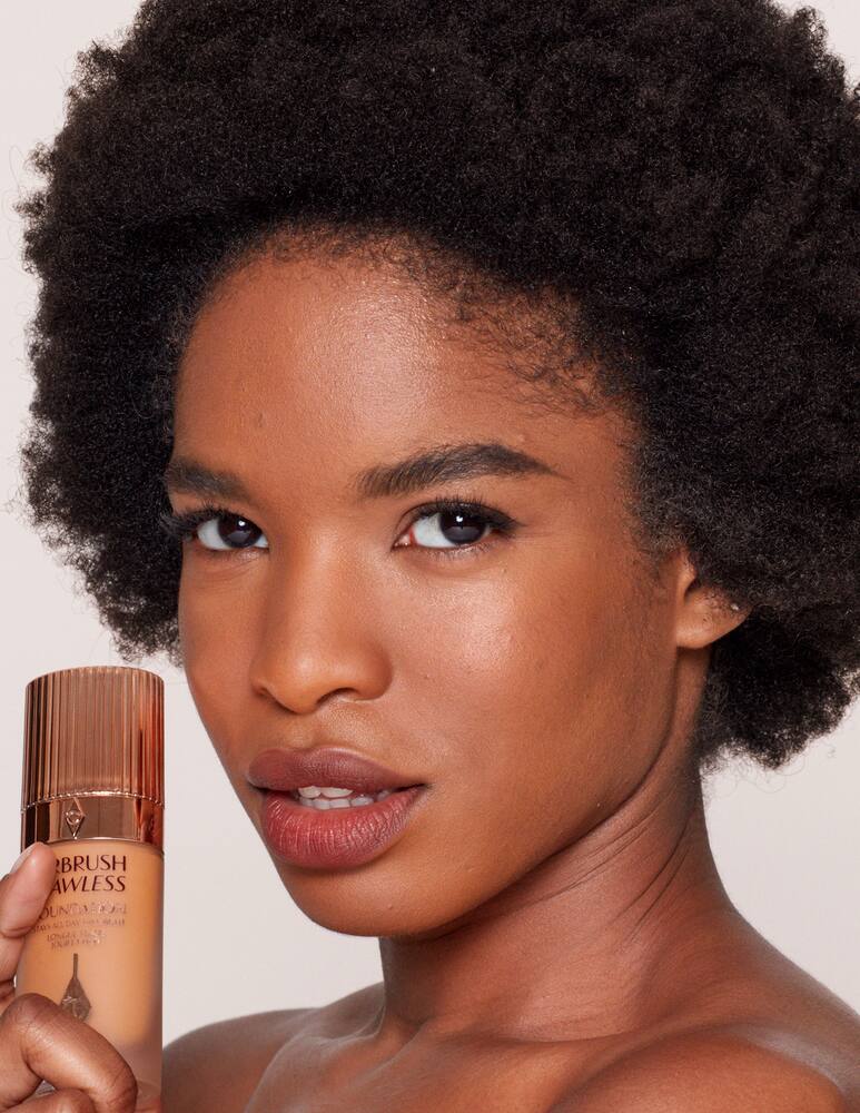 Charlotte Tilbury Airbrush Flawless Foundation - immagine 3 Charlotte Tilbury Airbrush Flawless Foundation - immagine 3
