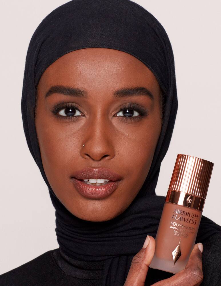 Charlotte Tilbury Airbrush Flawless Foundation - immagine 3 Charlotte Tilbury Airbrush Flawless Foundation - immagine 3