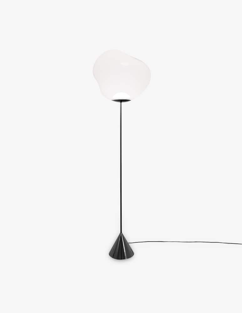 Tom Dixon Cone Slim Opal Led Un Lamapada Da Terra - immagine 2 Tom Dixon Cone Slim Opal Led Un Lamapada Da Terra - immagine 2