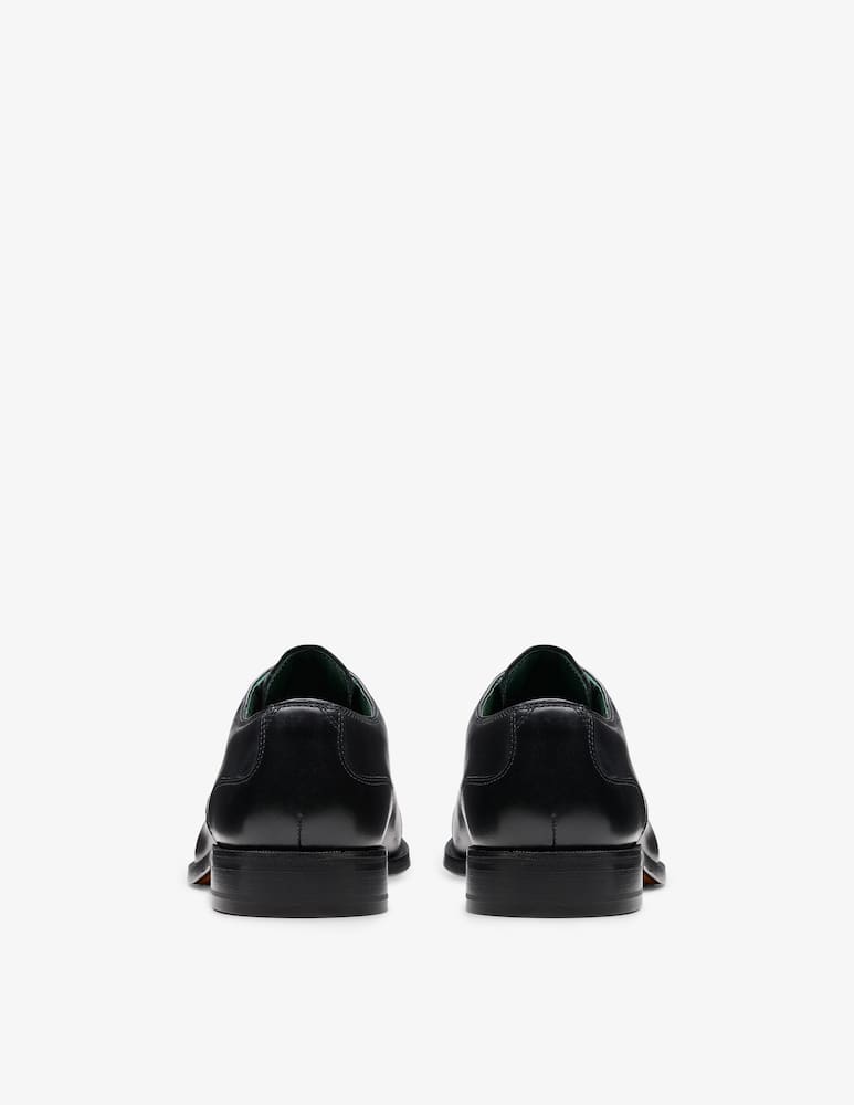 rinascente Clarks Oxford cap-toe leather shoes
