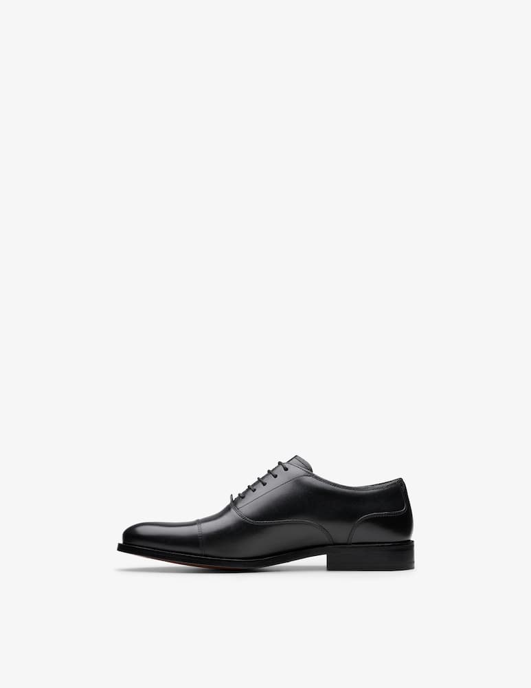 rinascente Clarks Oxford cap-toe leather shoes