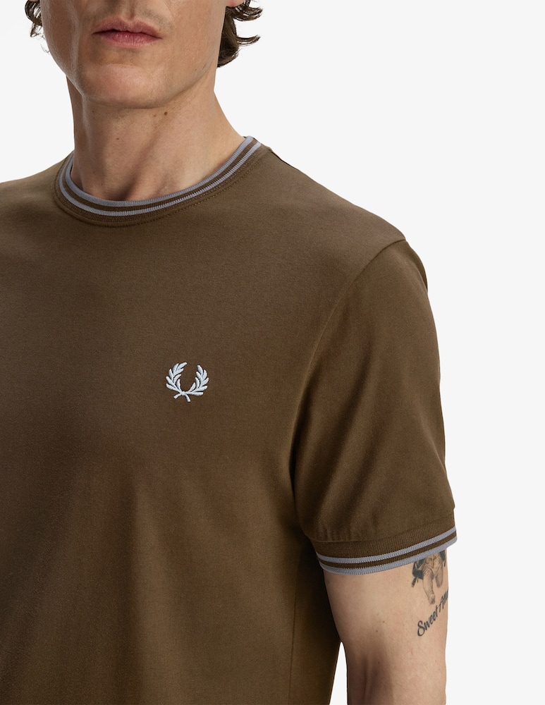 Fred Perry Logo trim t-shirt - picture 4 Fred Perry Logo trim t-shirt - picture 4