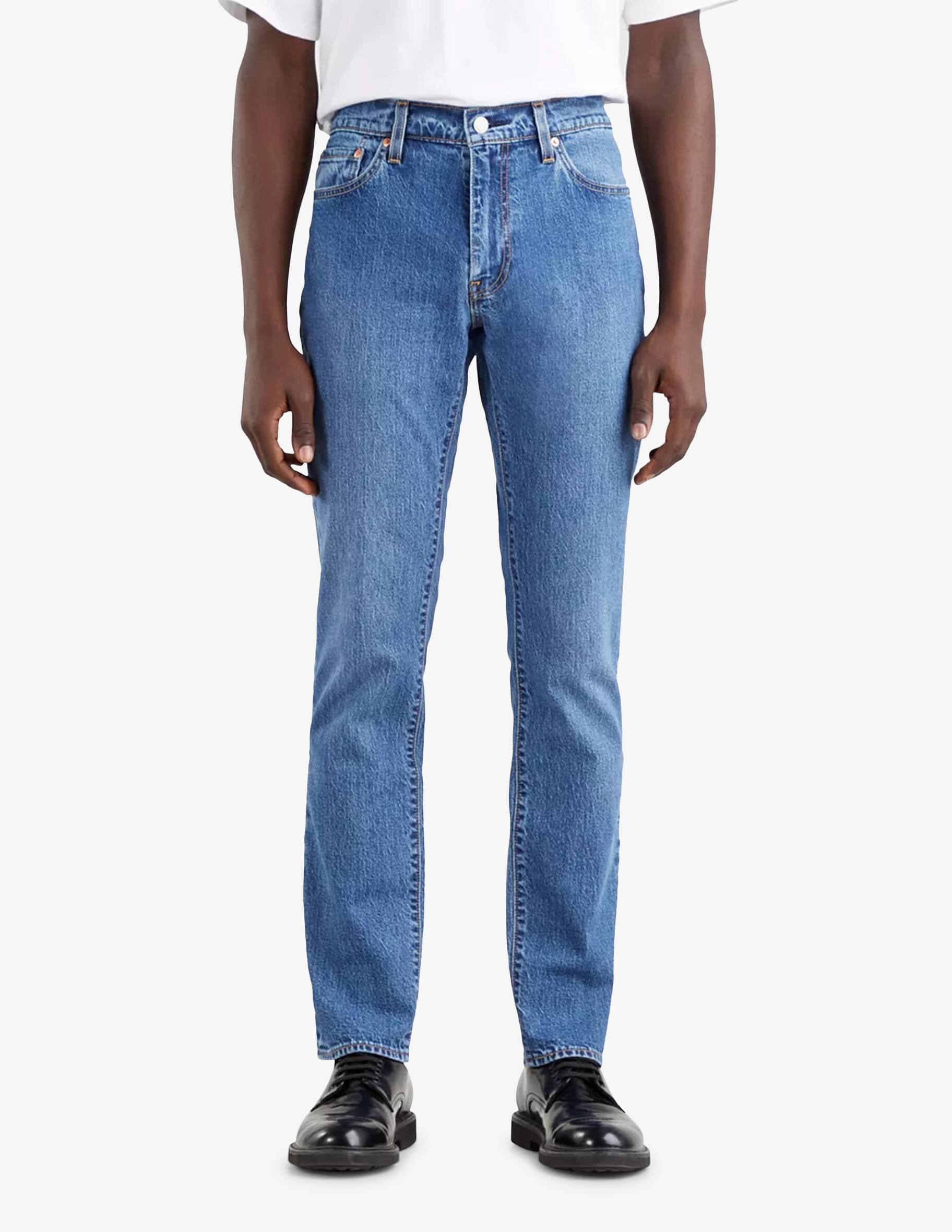 D 511 Shop Levi's Slim-fit d 511 jeans - Blue on Rinascente