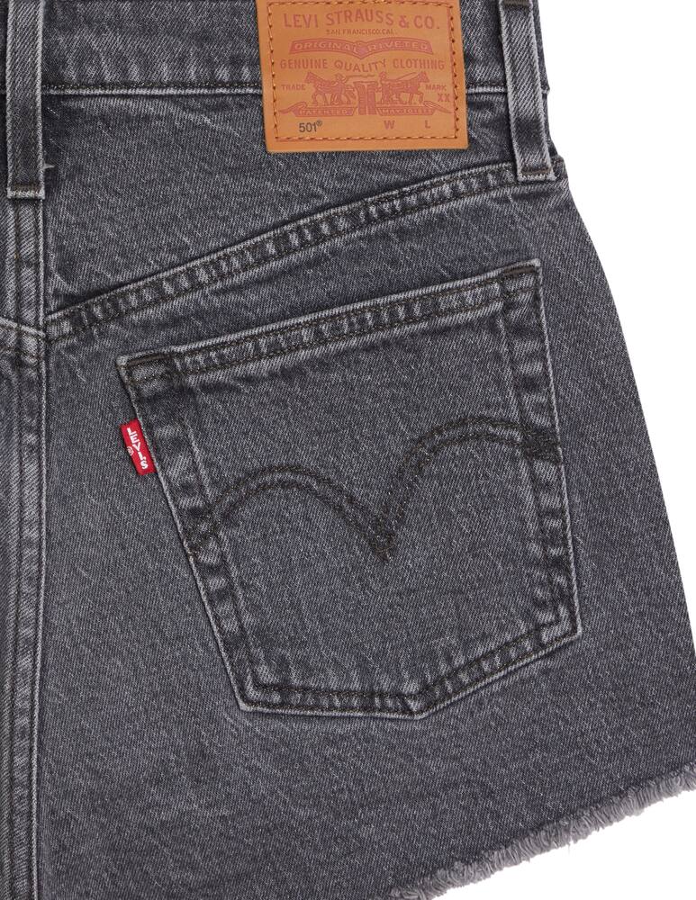 rinascente Levi's Pantaloni corti di jeans bordo grezzo 501 - nero