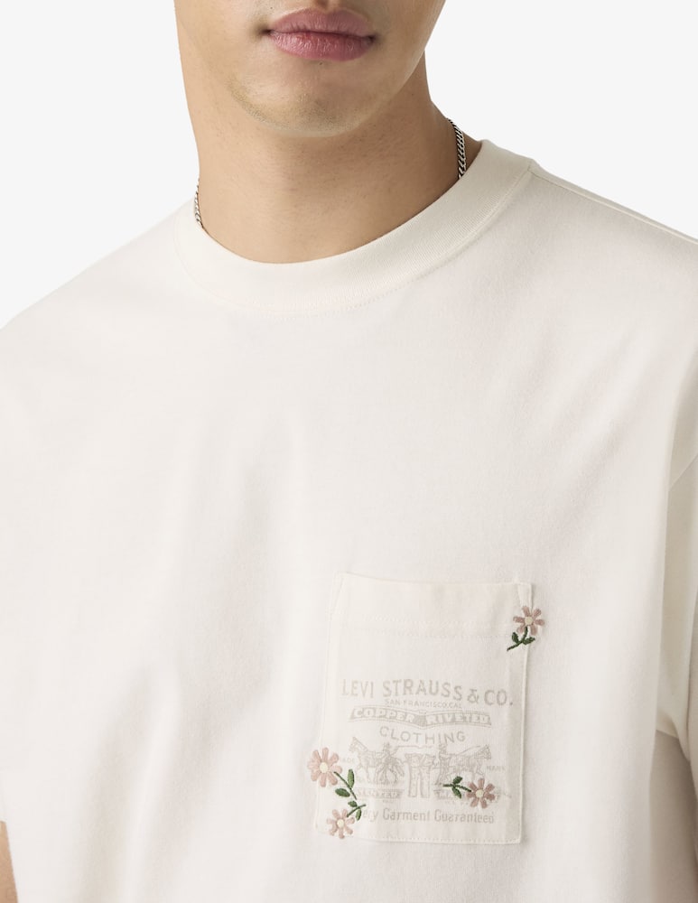 Levi's T-shirt taschino ricamo floreale - immagine 3 Levi's T-shirt taschino ricamo floreale - immagine 3