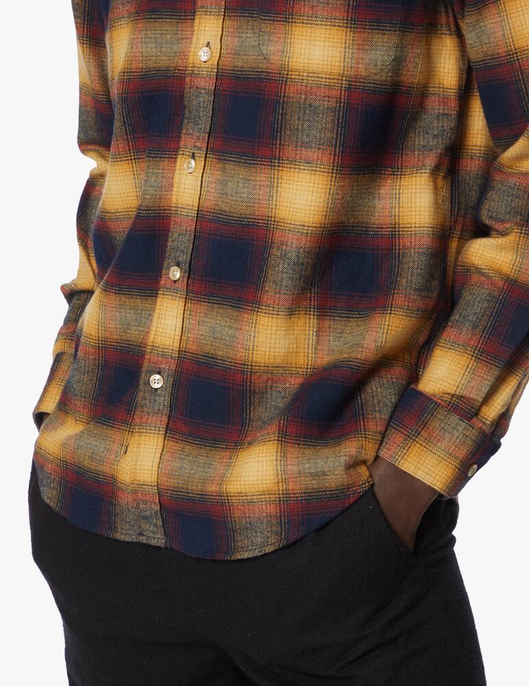 rinascente Portuguese Flannel Camicia in flanella over a quadri hill