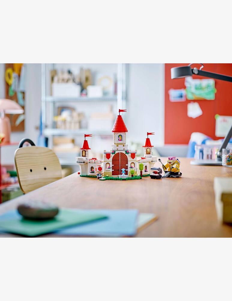 rinascente LEGO Super Mario Battle with Roy at Peach's Castle