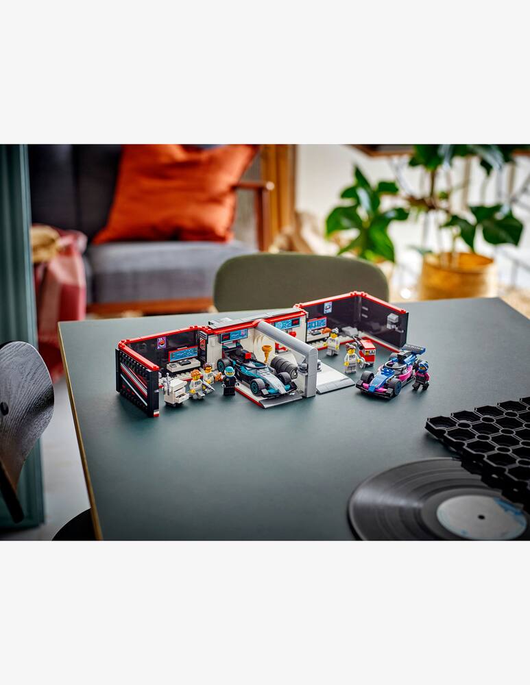 rinascente LEGO City Formula1 Garage con monoposto Mercedes-AMG e Alpine F1®