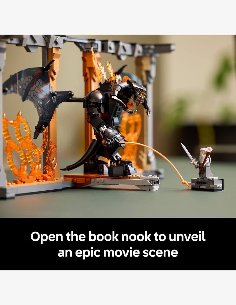 LEGO ICONS Il Signore degli Anelli: Book Nook del Balrog™ - immagine 5 LEGO ICONS Il Signore degli Anelli: Book Nook del Balrog™ - immagine 5