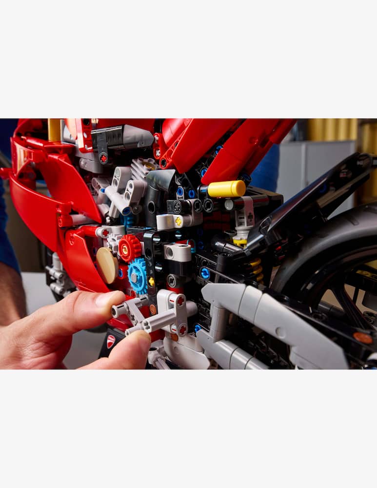 LEGO Technic Motocicletta Ducati Panigale V4 S - immagine 4
