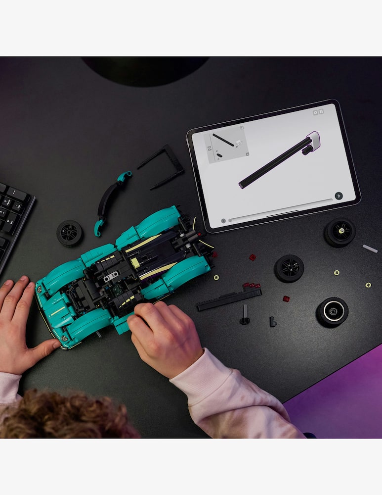 LEGO Technic Technic Aston Martin Valkyrie - immagine 5