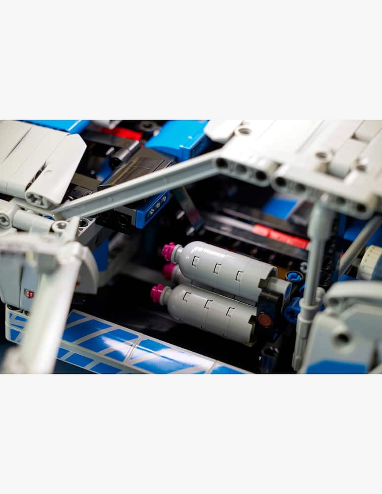 LEGO Technic Auto Nissan Skyline GT-R (R34) 2 Fast 2 Furious - immagine 5 LEGO Technic Auto Nissan Skyline GT-R (R34) 2 Fast 2 Furious - immagine 5