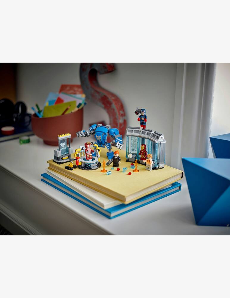 rinascente LEGO Iron Man's Laboratory: Hall of Armor