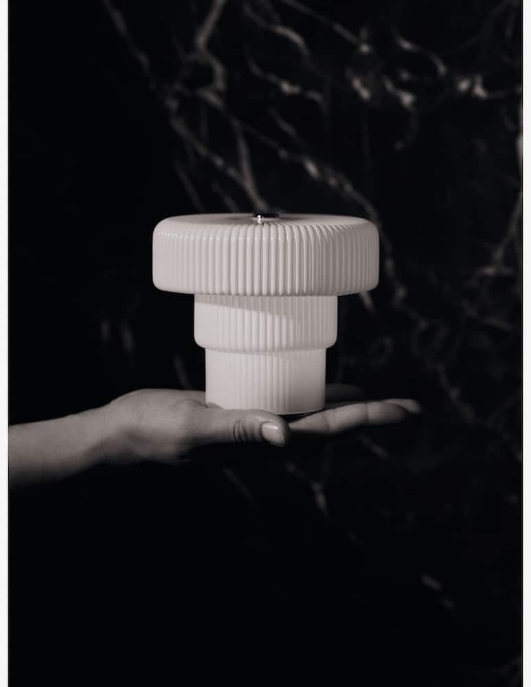 Ferm Living Lampada da tavolo Ripple Por - immagine 4
