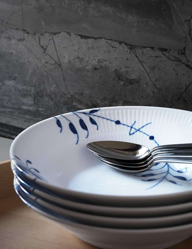 Royal Copenhagen Deep Plate Blue Mega 24 cm - picture 2 Royal Copenhagen Deep Plate Blue Mega 24 cm - picture 2