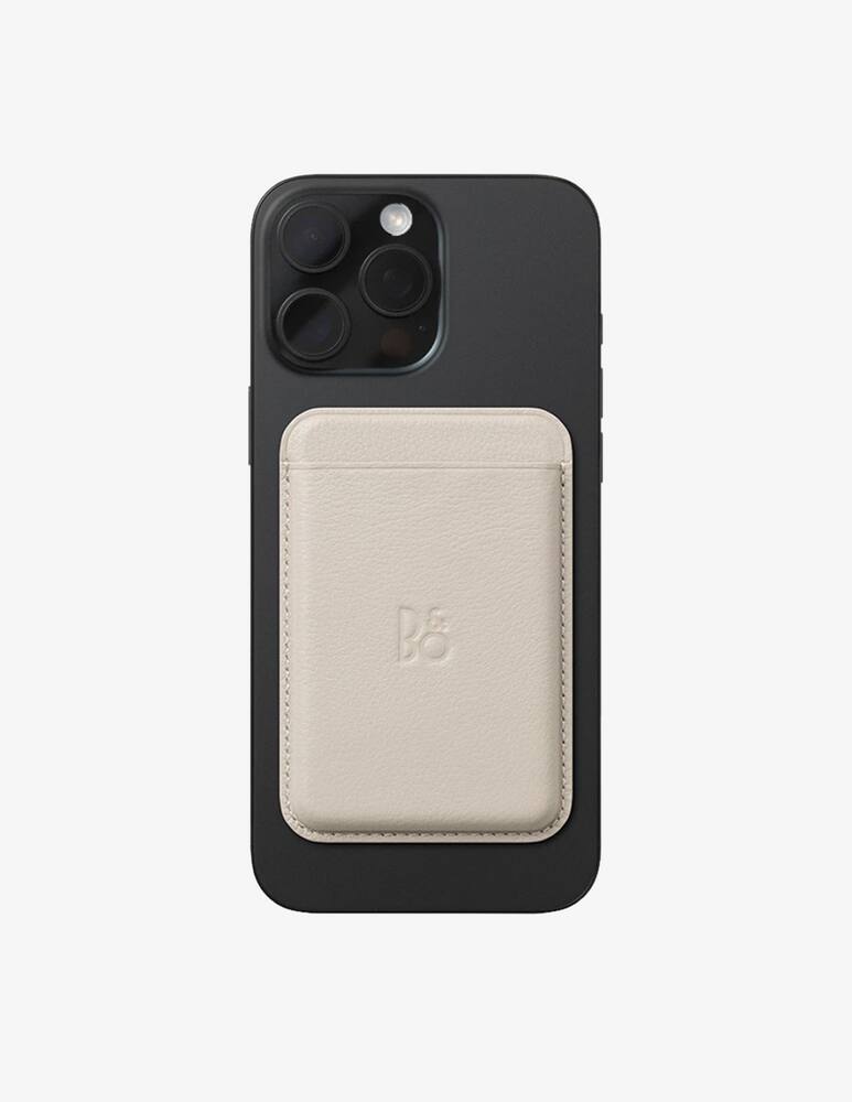 Bang & Olufsen Portacarte MagSafe Hourglass Sand - immagine 1 Bang & Olufsen Portacarte MagSafe Hourglass Sand - immagine 1
