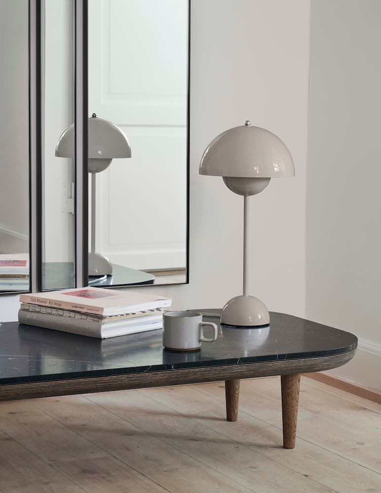 rinascente &Tradition Flowerpot VP3 Table Lamp