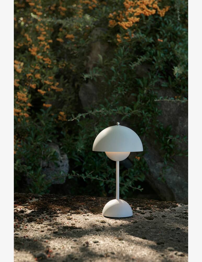 rinascente &Tradition Flowerpot VP9 Portable Light