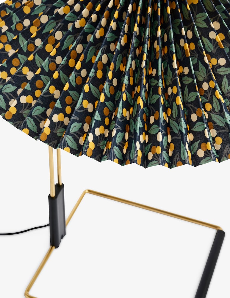 Hay Lampada da tavolo Liberty Prints Shade 300 Cherry Drop - immagine 2 Hay Lampada da tavolo Liberty Prints Shade 300 Cherry Drop - immagine 2