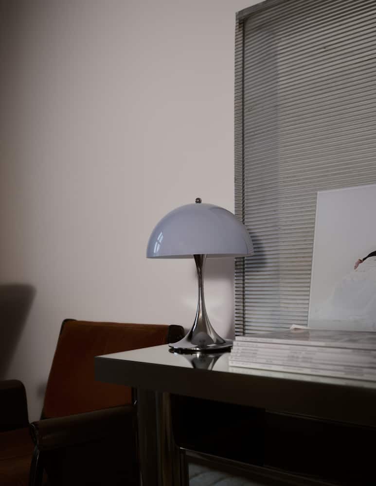 rinascente Louis Poulsen Panthella 250 Lampada Portatile Chrome Opal Blue Grey