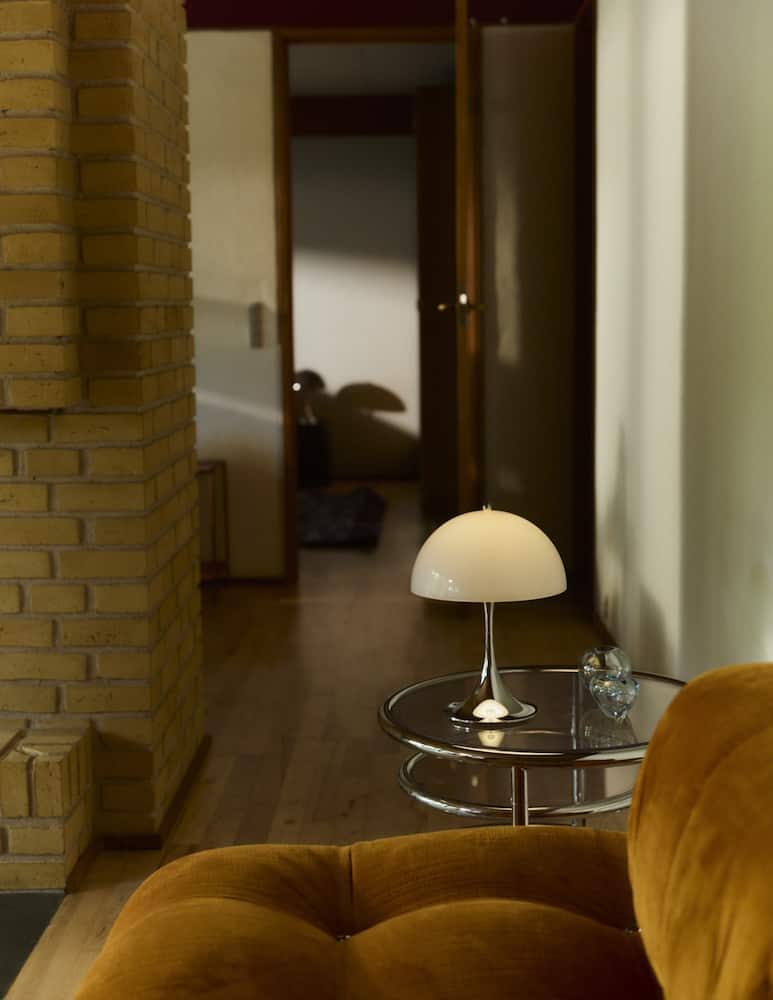 Louis Poulsen Portable lamp Panthella 250 Chrome Opal Beige - picture 2 Louis Poulsen Portable lamp Panthella 250 Chrome Opal Beige - picture 2