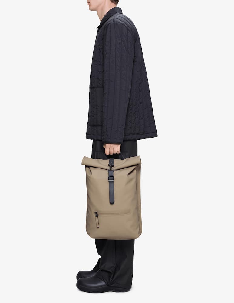 Rains Zaino rolltop rucksack W3 - immagine 2 Rains Zaino rolltop rucksack W3 - immagine 2