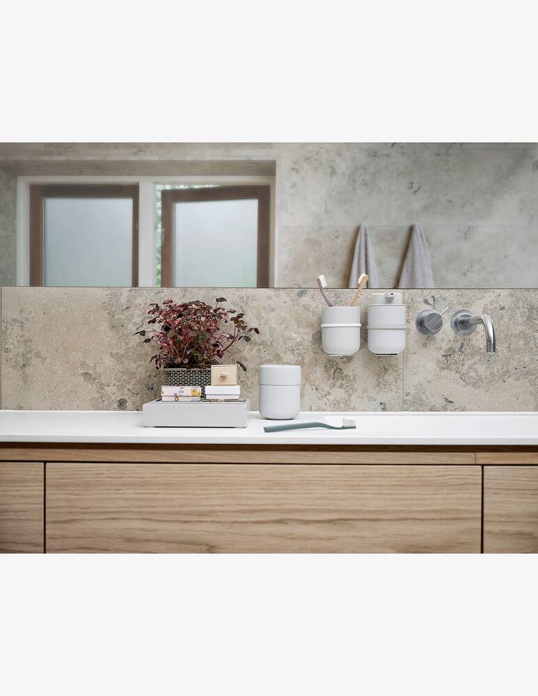 Zone Ume Soap Dispencer - immagine 2 Zone Ume Soap Dispencer - immagine 2