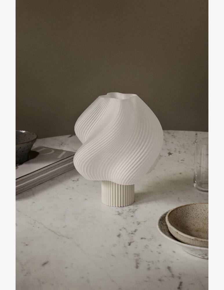 Crème Atelier Lampada da tavolo portatile Soft Serve - immagine 4 Crème Atelier Lampada da tavolo portatile Soft Serve - immagine 4