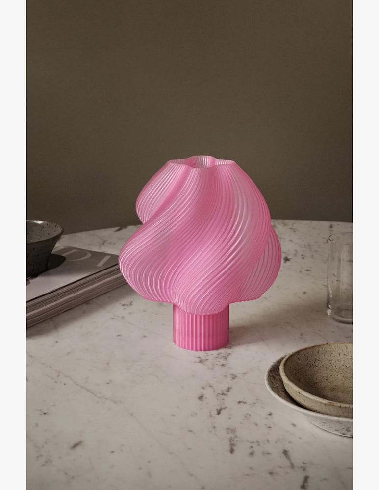 Crème Atelier Lampada da tavolo portatile Soft Serve - immagine 4 Crème Atelier Lampada da tavolo portatile Soft Serve - immagine 4