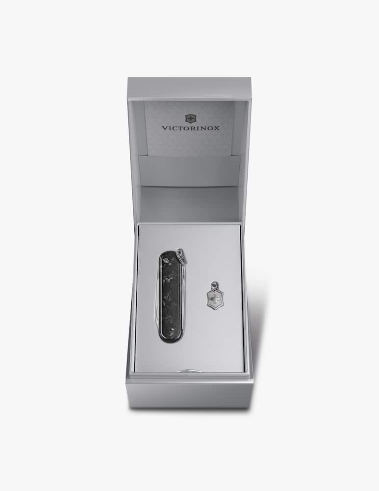 Victorinox Coltellino Svizzero Multiutensile Classic Sd Brilliant - immagine 3 Victorinox Coltellino Svizzero Multiutensile Classic Sd Brilliant - immagine 3