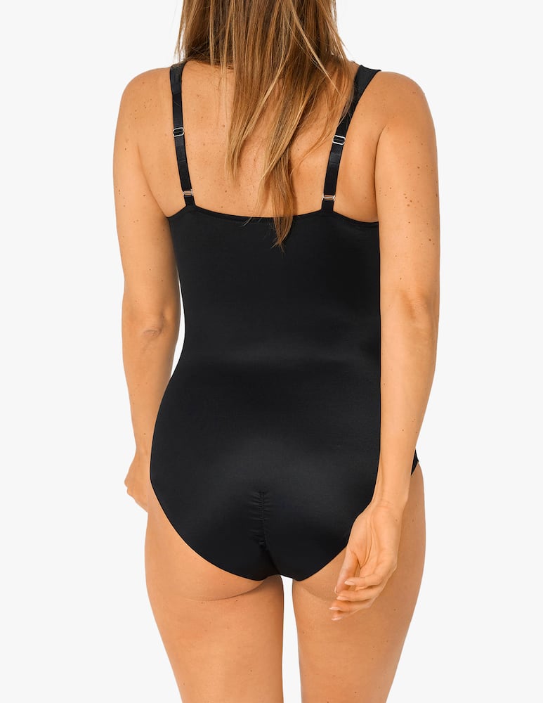 Triumph Body modellante con ferretto True Shape Sensation - immagine 3 Triumph Body modellante con ferretto True Shape Sensation - immagine 3